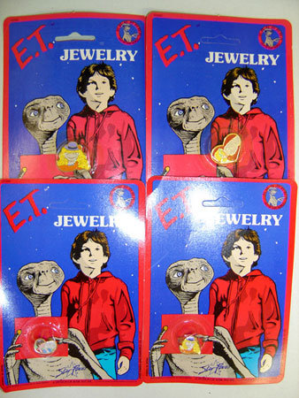 8 VINTAGE E.T. JEWELRY TOYS ON CARDS