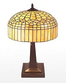 LEADED GLASS TABLE LAMP / NEW LIGHTING
