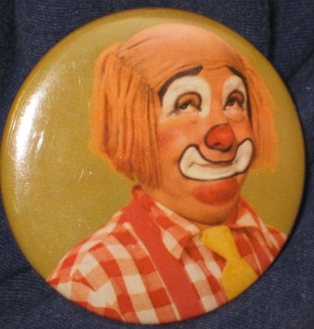VINTAGE CLOWN PINBACK PIN BUTTON