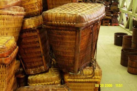 VINTAGE CHINESE WICKER LUNCH BACK PACK