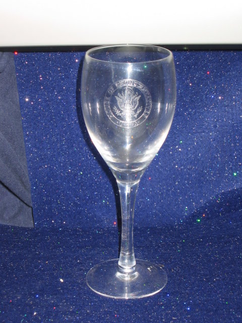 VINTAGE EMBOSSED WHITE HOUSE DRINKING GLASS