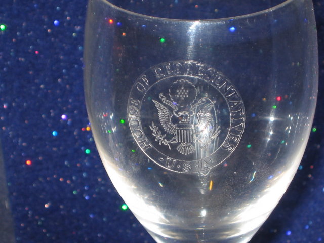 VINTAGE EMBOSSED WHITE HOUSE DRINKING GLASS