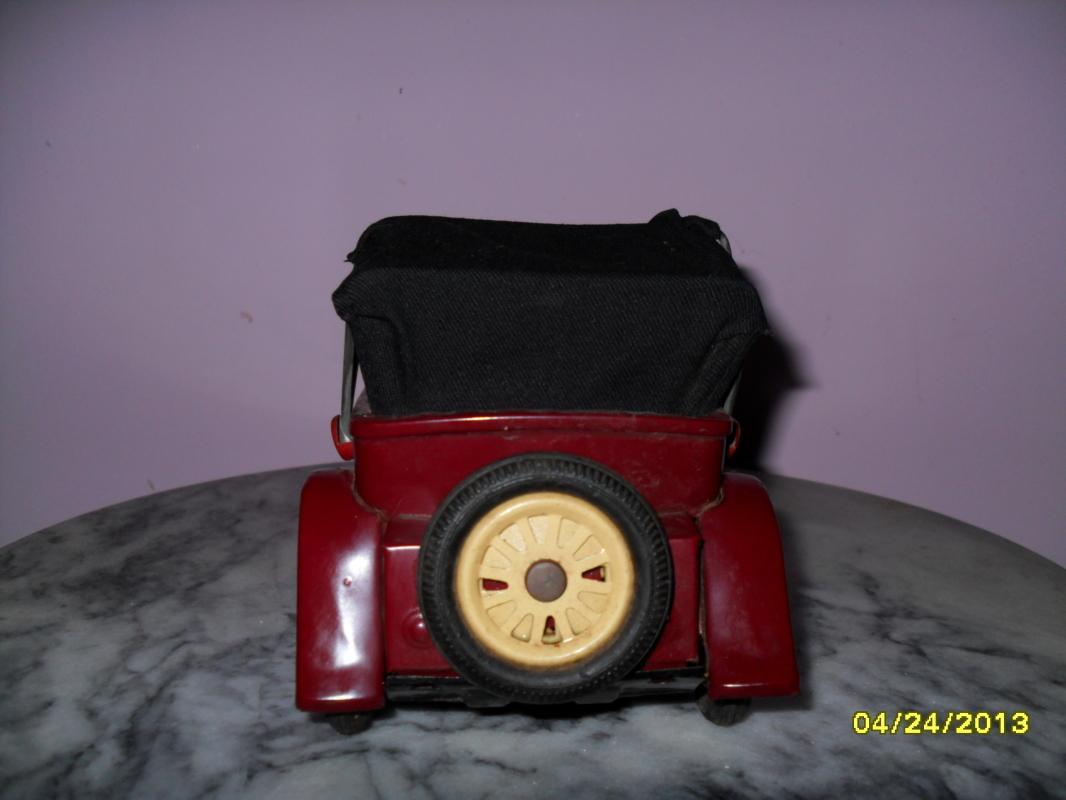 Vintage Tin Litho Friction 1960 car made in Japan