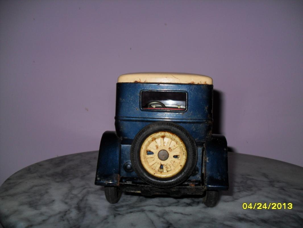 Vintage Tin Litho Friction 1960 car made in Japan