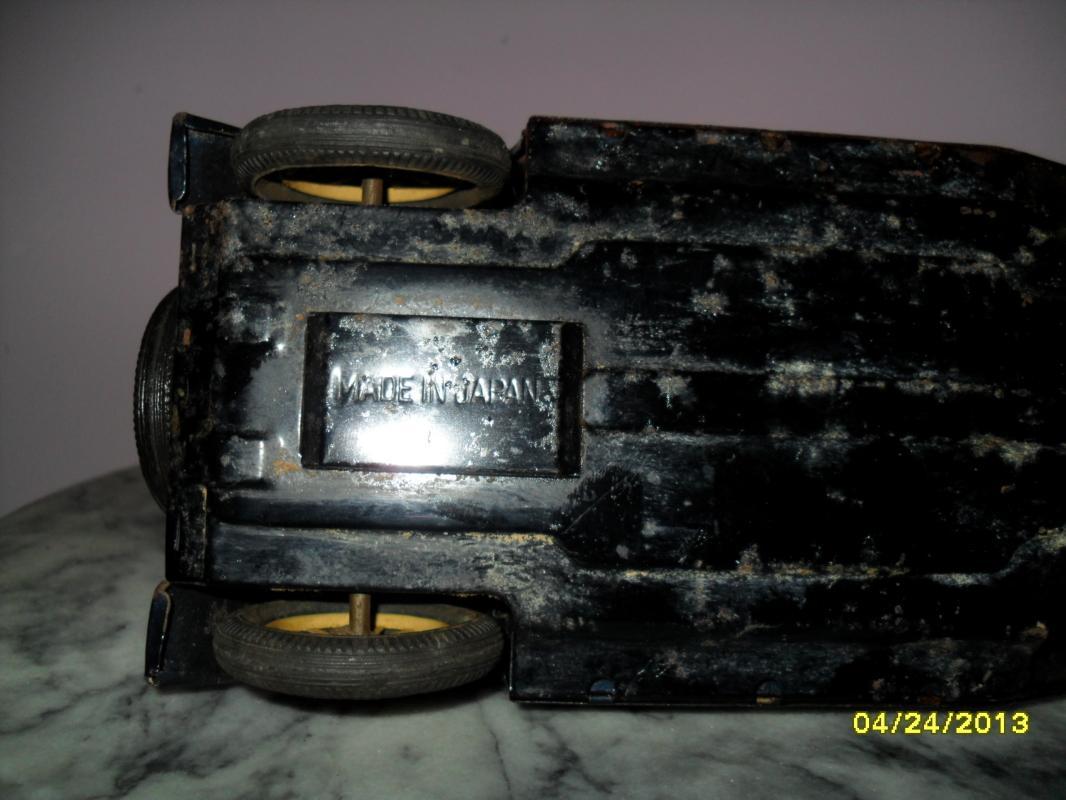 Vintage Tin Litho Friction 1960 car made in Japan