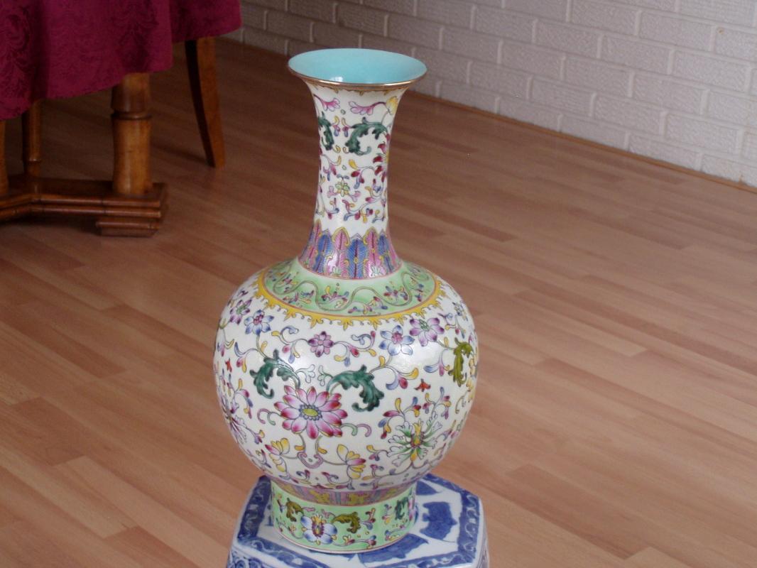 14 inch Chinese Vase with Ch'ing Dynasty mark