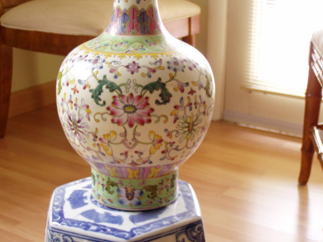 14 inch Chinese Vase with Ch'ing Dynasty mark