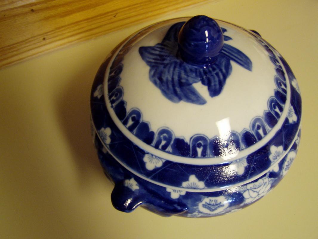 Antique Blue White Qianlong Chinese Tureen