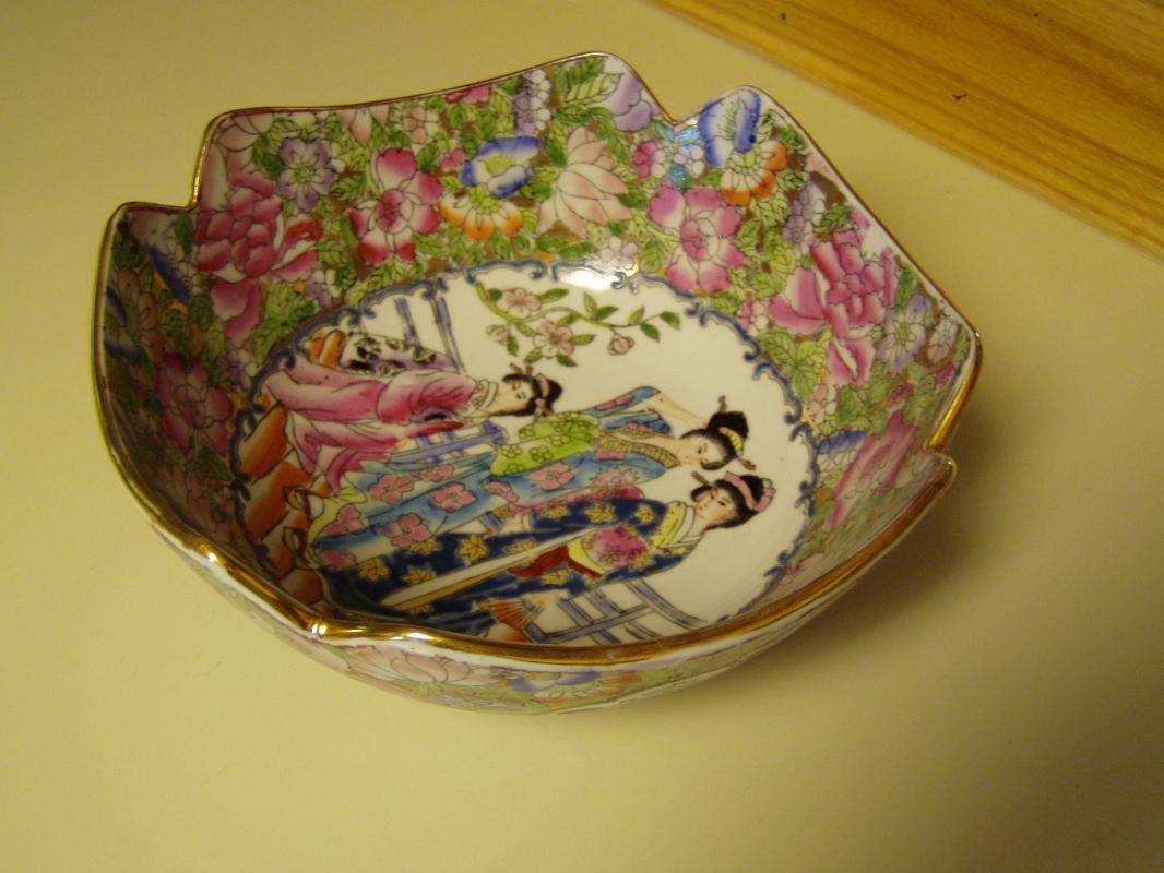 Beautiful Geisha Four Square Cut Bowl