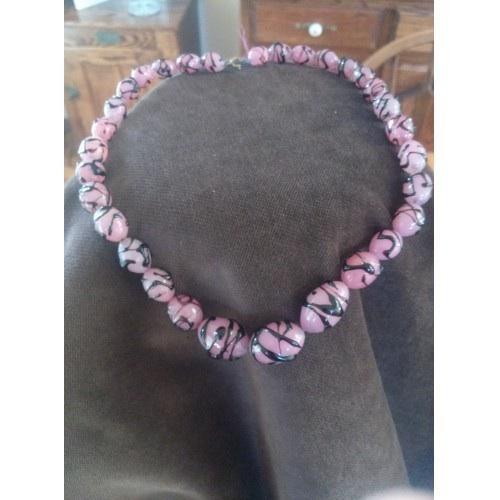 Vintage pink and black glass bead necklace
