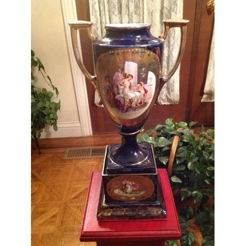 ANTIQUE PORCELAIN VICTORIA CARLSBAD VASE