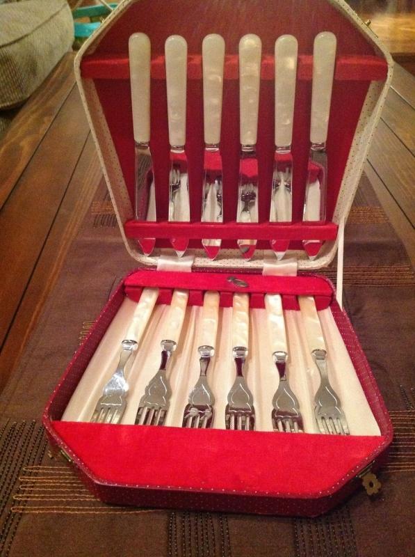 ****MUST SEE**** Vintage Fork and Knife Set With Handles Made of Shell