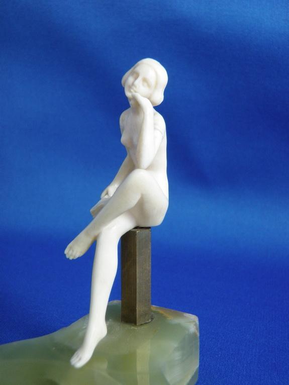 Art Deco Ivory Nude Flapper Lady on Onyx Base Ashtray Vanity Tray