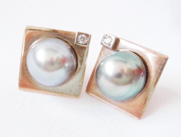 Vintage Earrings 14kt Gold, Gray Baroque Pearl and Diamond