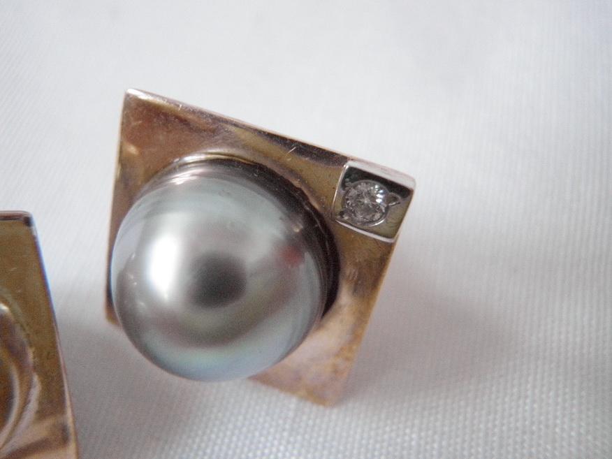 Vintage Earrings 14kt Gold, Gray Baroque Pearl and Diamond