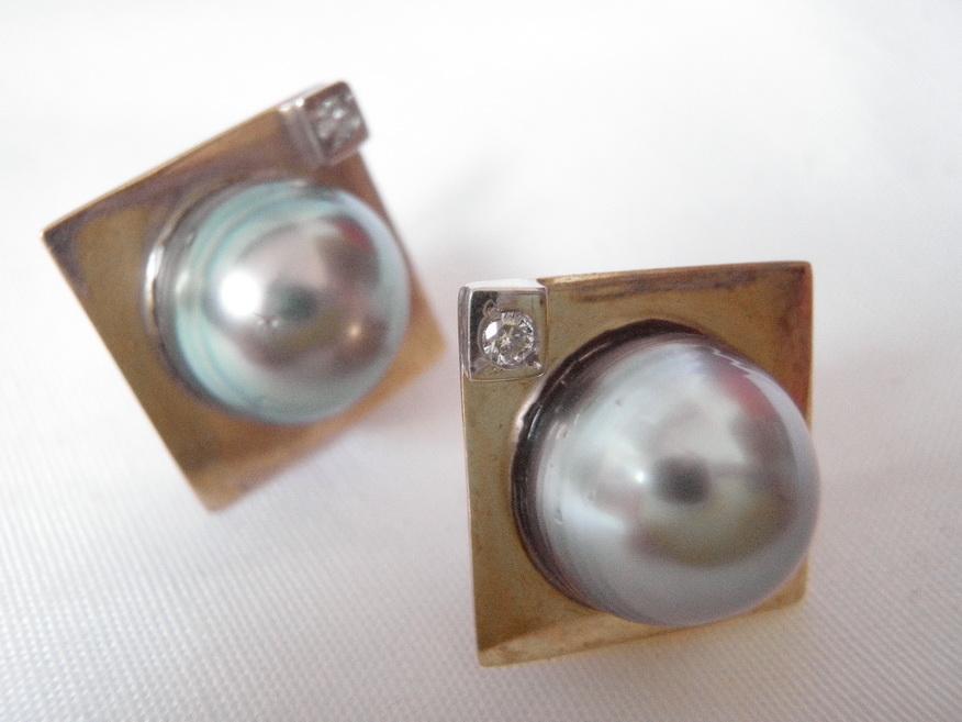 Vintage Earrings 14kt Gold, Gray Baroque Pearl and Diamond