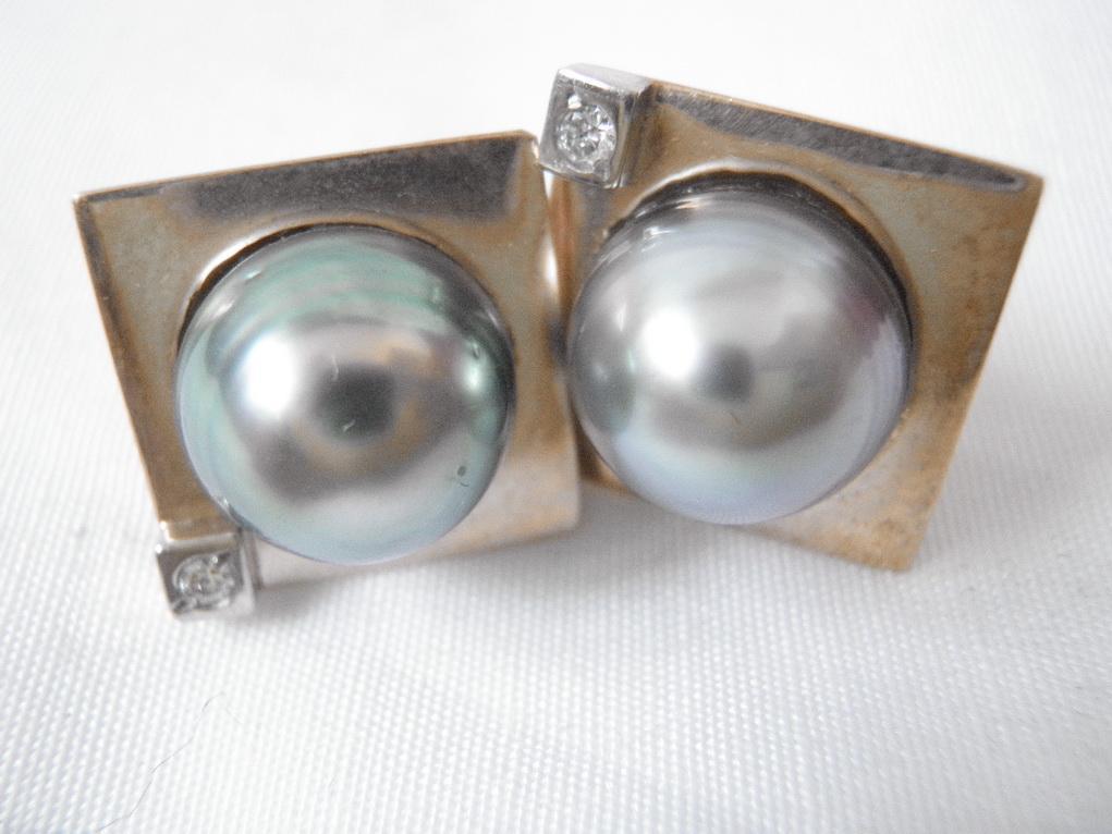 Vintage Earrings 14kt Gold, Gray Baroque Pearl and Diamond