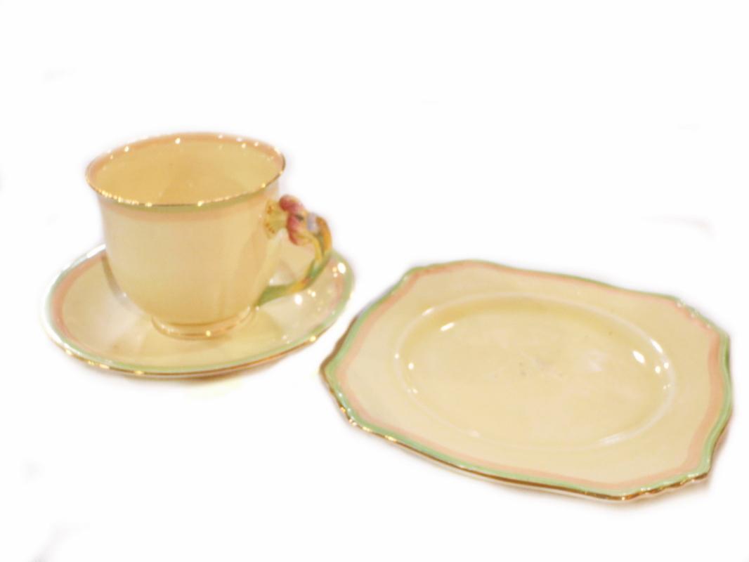 Royal Winton Tiger Lily Flower Handle Luncheon or Tennis Set 3 pc Trio Hand Painted Unique Design