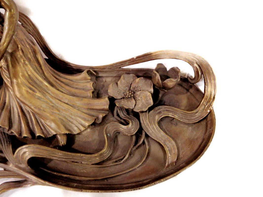 Art Nouveau Solid Bronze Woman Reading in Garden Sculpture Home Decor Display