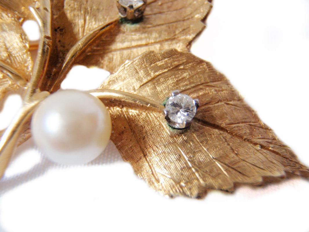 Vintage Brooch 14kt Solid Yellow Gold, Pearl Diamond 60's Vintage Leaf Pin High Fashion Jewelry