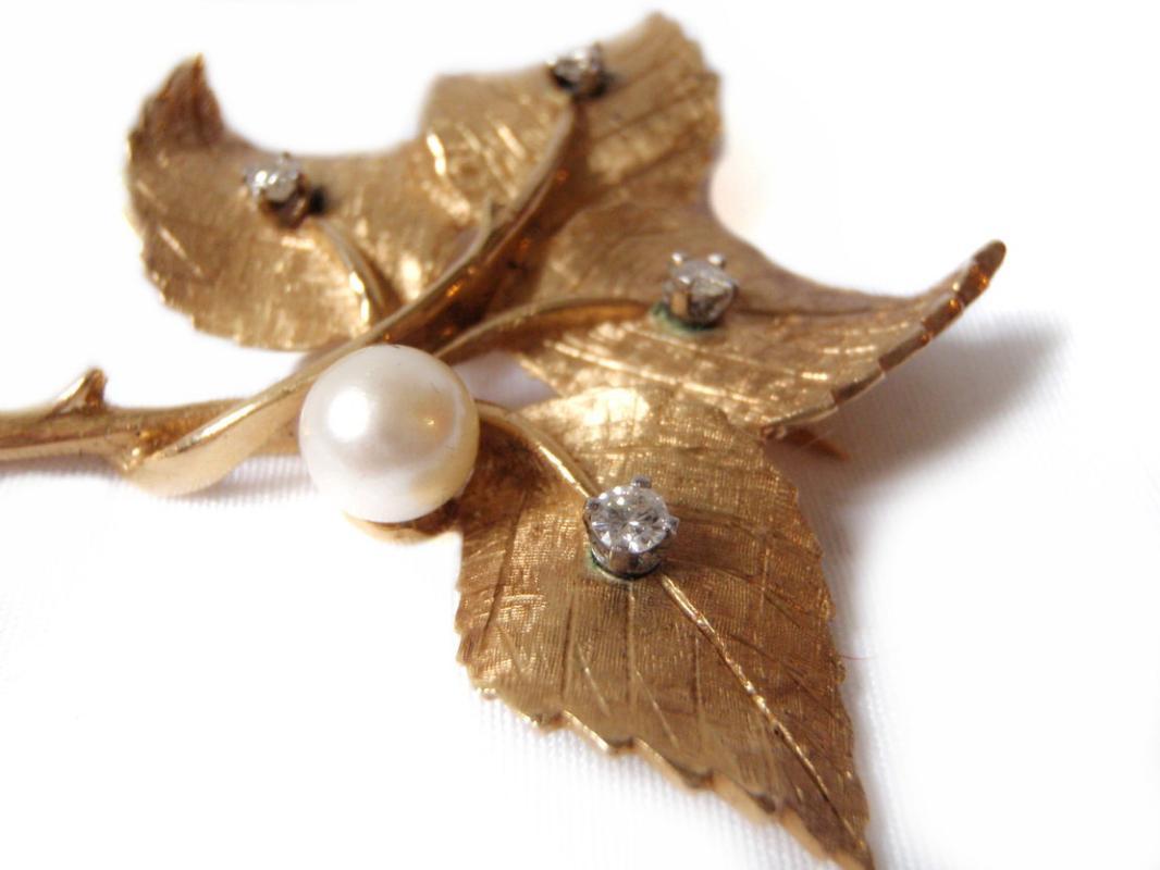 Vintage Brooch 14kt Solid Yellow Gold, Pearl Diamond 60's Vintage Leaf Pin High Fashion Jewelry