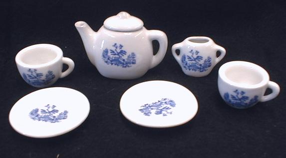 Blue Willow Toy Doll Tea Set Porcelain 7 pc.
