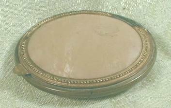 Makeup Powder Compact Ladies Vanity - Old Vintage