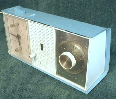 Old Motorola Radio Two Tone Blue Electric Alarm Clock - COOL !