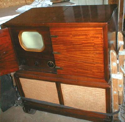 1947 RCA Victor Television Radio & Victrola in Cabinet