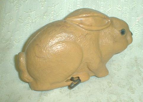 Wind-up Toy RABBIT Hard Plastic - Old 1940 's - WORKS!