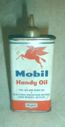 Old MOBIL Handy Oil Can 4 OZ. Plastic Spout