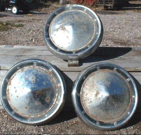 Set of 3 Hub Caps for Older FORD