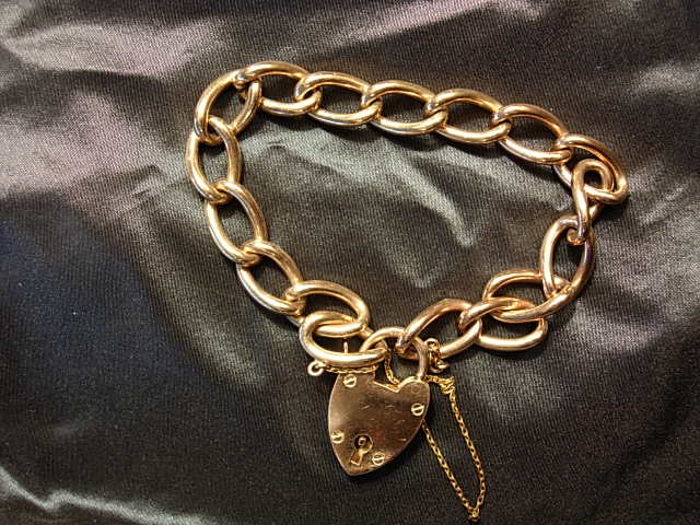 Sweet 9kt Yellow Gold Curblink Heart Lock