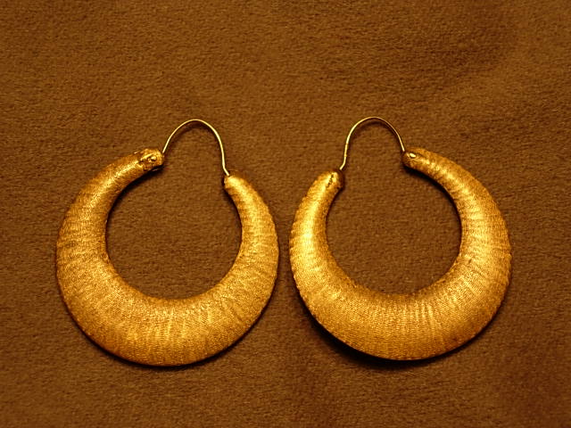 Sleek 1960s 14Kt Yellow Gold Brushed Satin Hoop