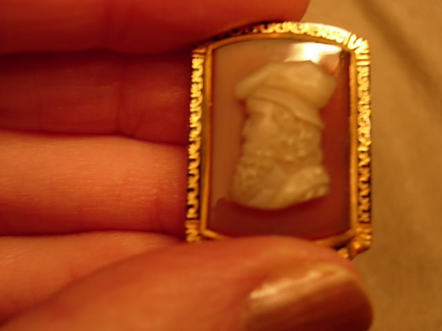Handsome Hardstone Cameo and Yellow Gold
