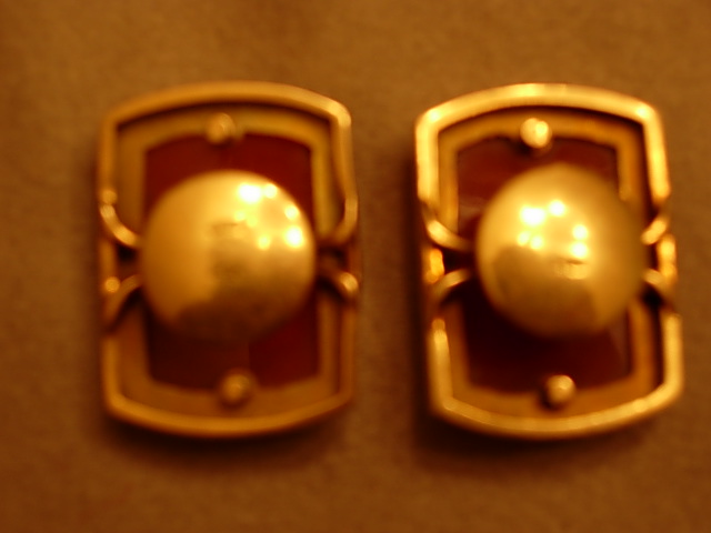 Handsome Hardstone Cameo and Yellow Gold