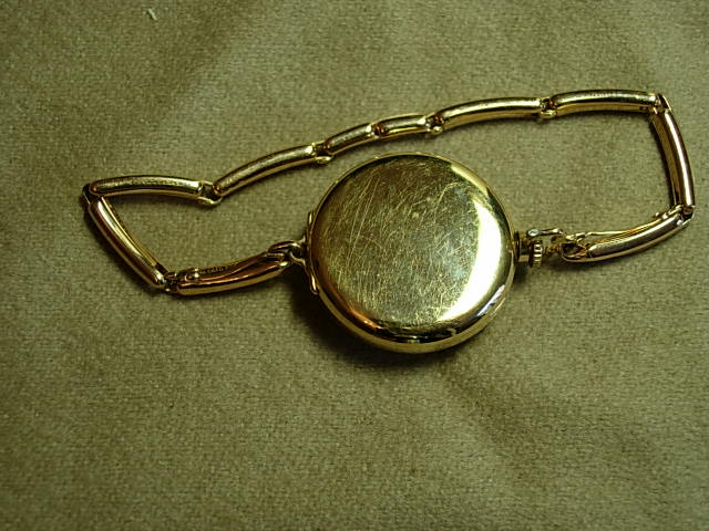 Attractive Circa 1915 14kt Yellow Gold Lady's