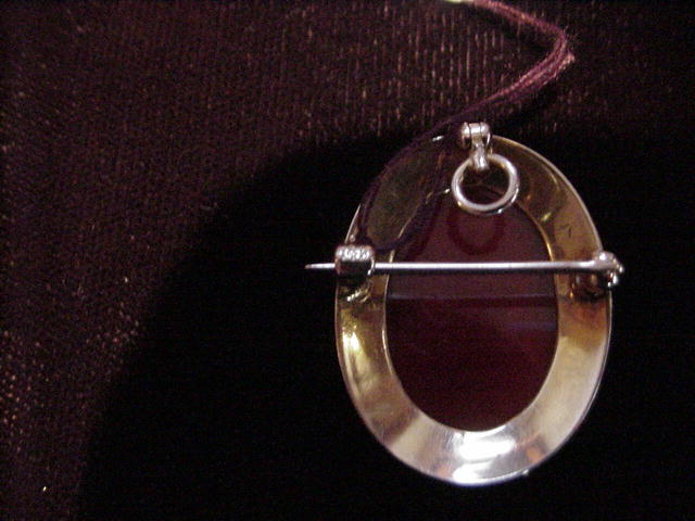 Lovely Victorian Hardstone Cameo & Yellow Gold