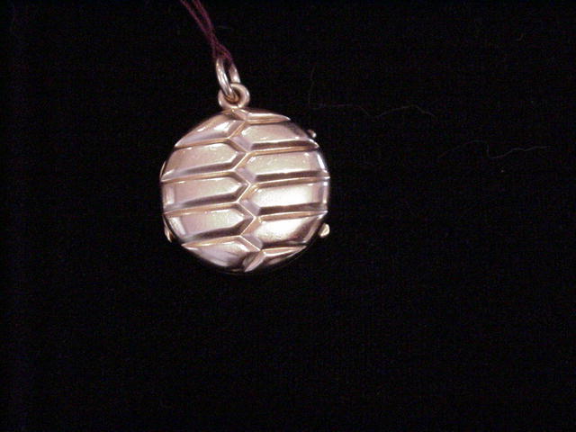 Circa 1900 14Kt Yellow Gold Honey Comb