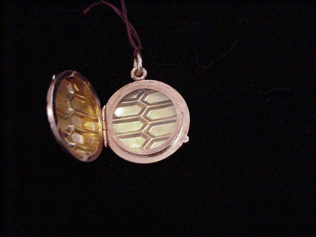 Circa 1900 14Kt Yellow Gold Honey Comb