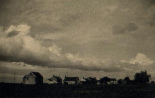 Trude Fleischmann: untitled (horizon with houses and clouds)