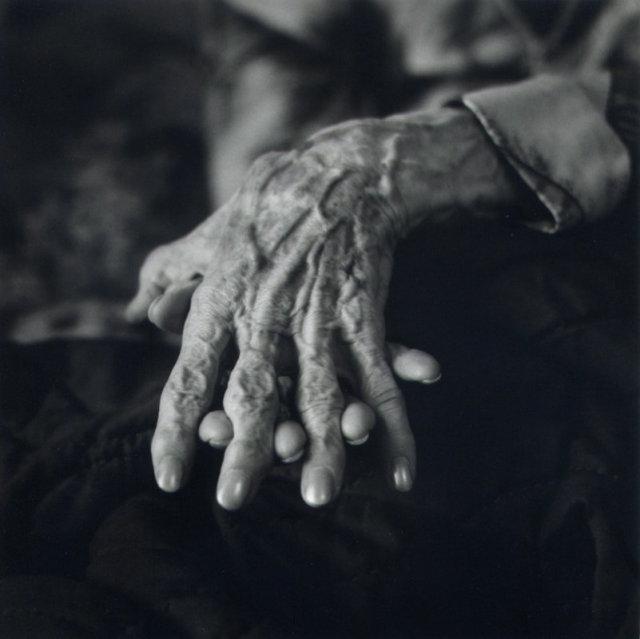 Ruth's Hands II (Ruth Bernhard)