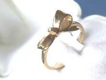 14K Bow Ring, Gold, Sz 5 3/4, Precious!