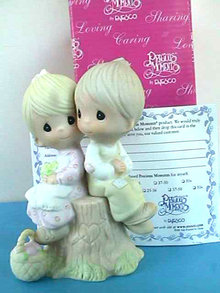 Precious Moments LOVE ONE ANOTHER 1978 MIB