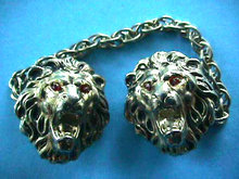 Lion Head Sweater Clip Guard Vintage