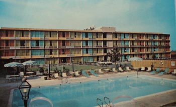 Holiday Inn Santa Maria Calif. Post Card.