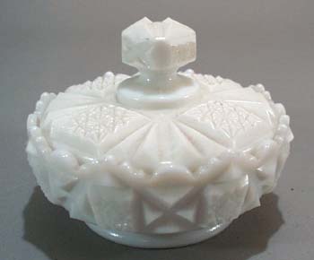 Westmoreland Old quilt small covered bowl.