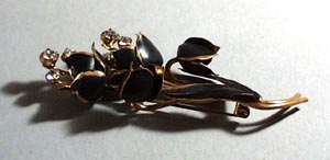 Austria floral pin with beautiful crystal stones