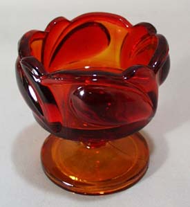 Tiara sunset candle holder in deep red