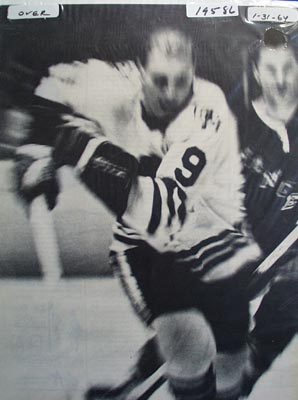 Black and white photo ad of Chicago Black Hawks great Bobby Hull